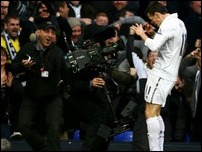 ����� ����